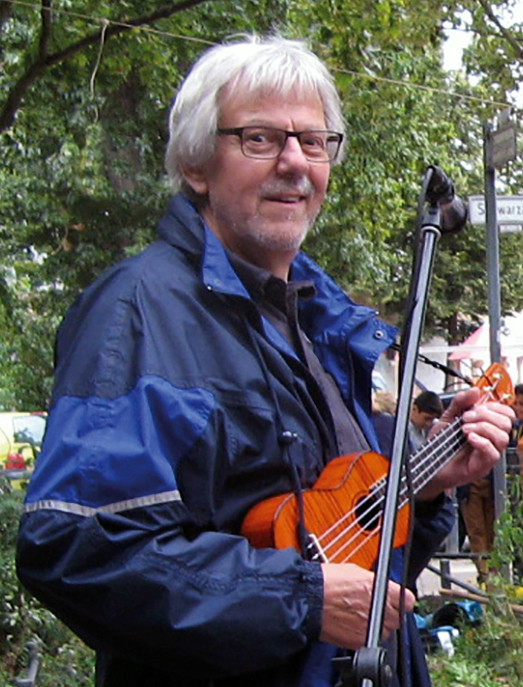 Peter Bäß auf dem Esperantoplatz